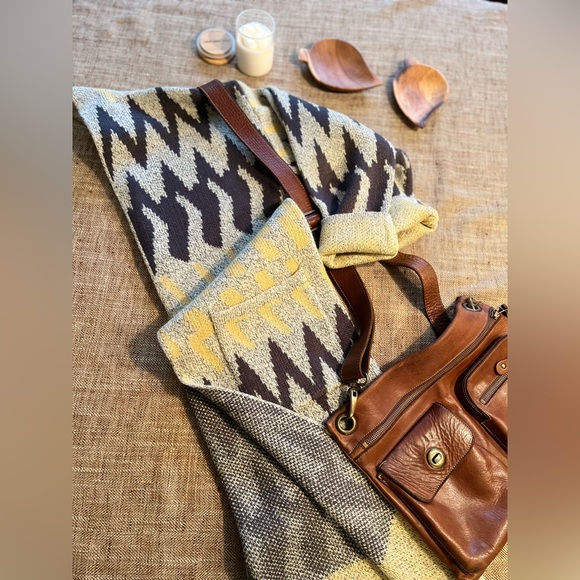 The perfect long cardigan. - Picture 1 of 7